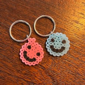 💗🩵Preppy Perler Bead Smiley Face Keychains!!! Handmade and durable!!! 💗🩵